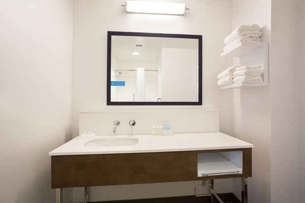 Images Hampton Inn & Suites Denver-Downtown