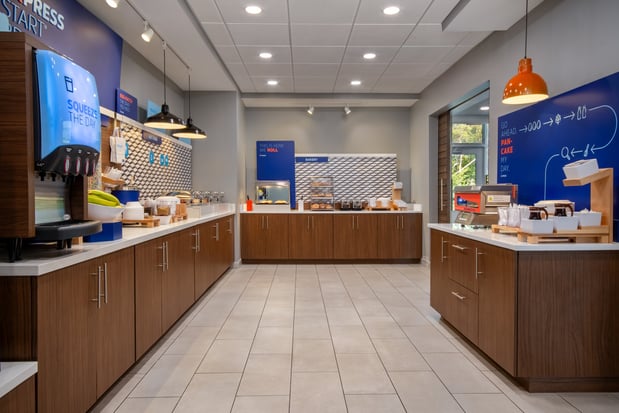 Images Holiday Inn Express & Suites Muskegon - Grand Haven by IHG