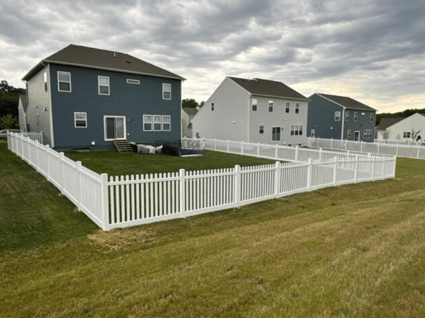 Images MC Fence And Deck