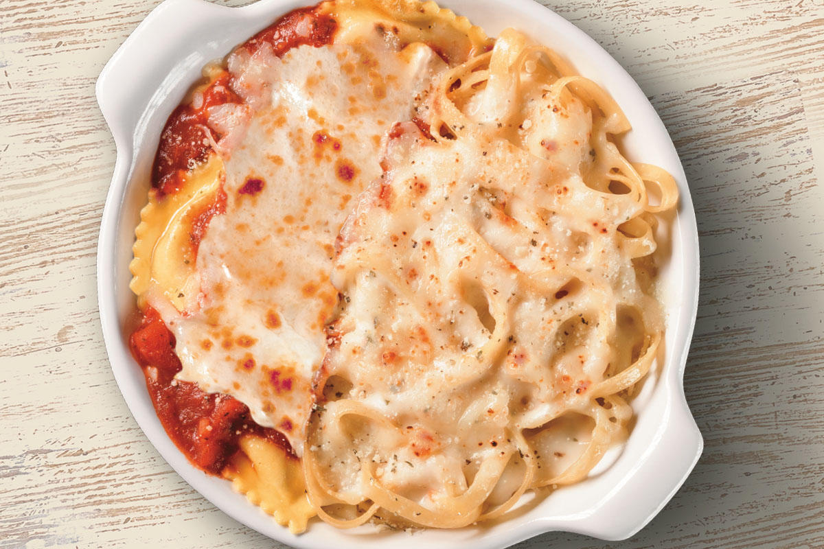 Family Fresh Tossed Duo - Fettuccine Alfredo & Choice of Spaghetti with Meat or Marinara + 8 Breadsticks