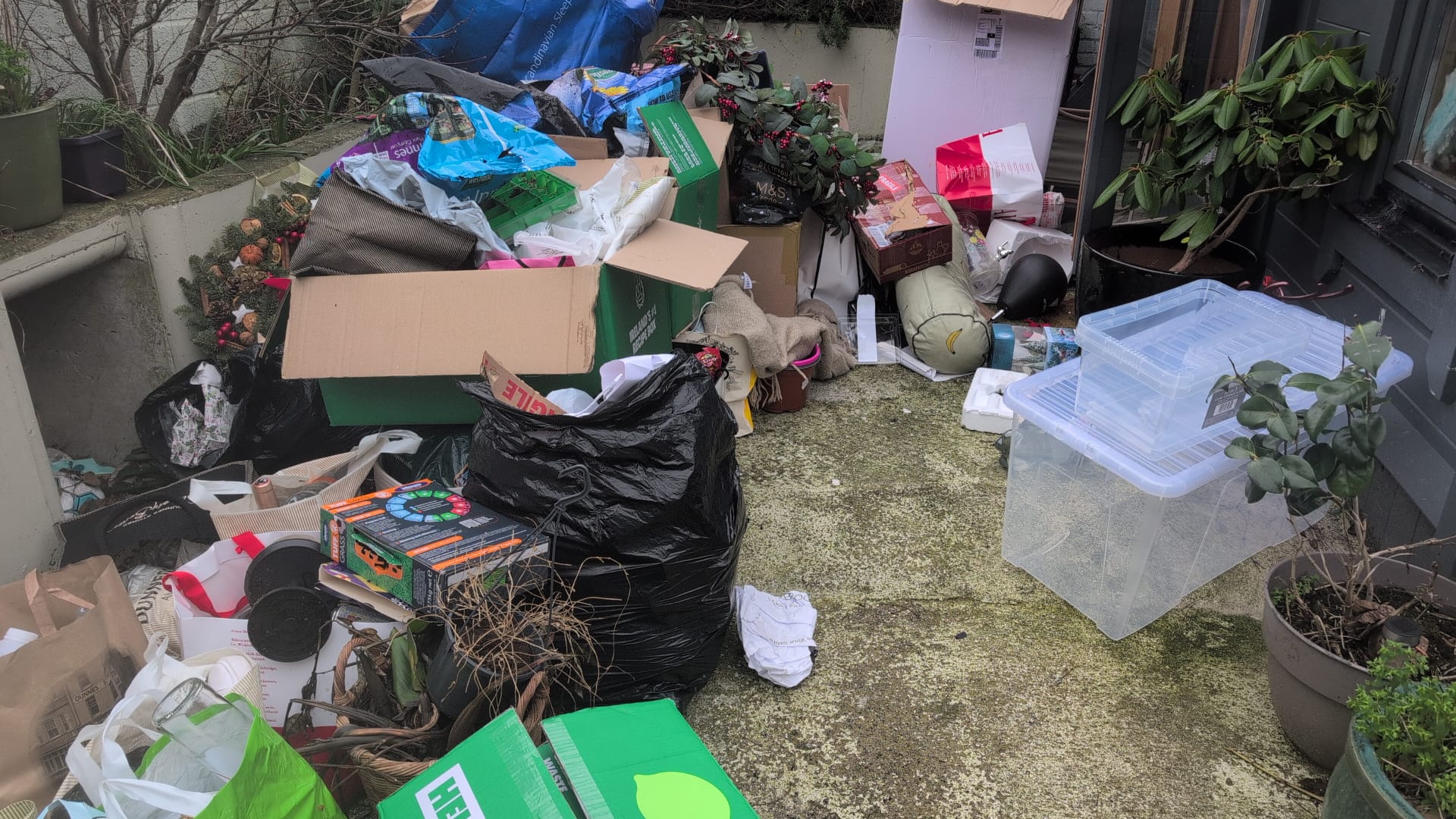 Residential Rubbish Removal, Commercial Waste Removal, Garden Waste Clearance, Construction & Renovation Waste Removal, Attic, Garage & Shed Clearance, Tree Removal & Green Waste Recycling