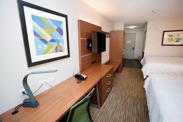 Images Holiday Inn Express & Suites Carlsbad, an IHG Hotel