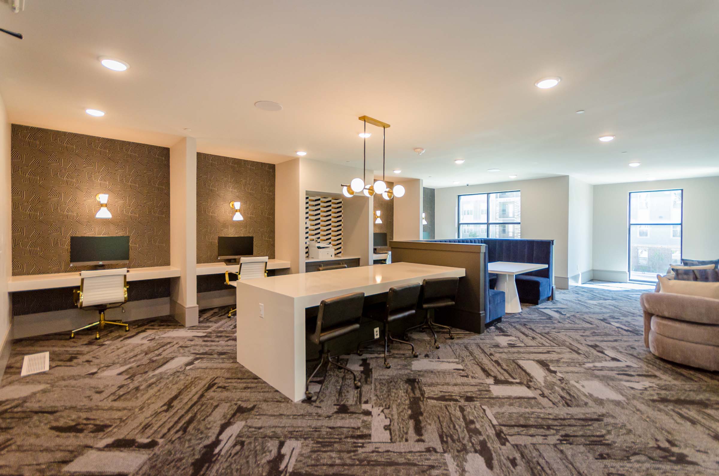 Cyber cafe at Camden Alpharetta apartments in Alpharetta, GA