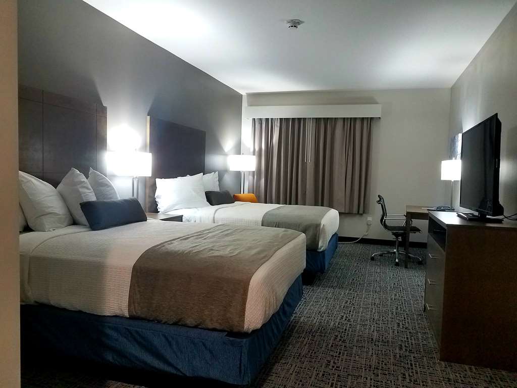 Standard Double Queen Guest Room