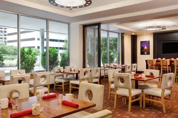 Images Holiday Inn National Airport/Crystal City by IHG