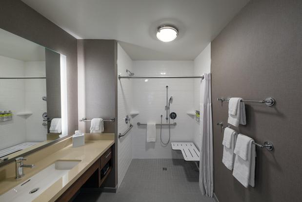 Images Staybridge Suites Phoenix – Biltmore Area by IHG