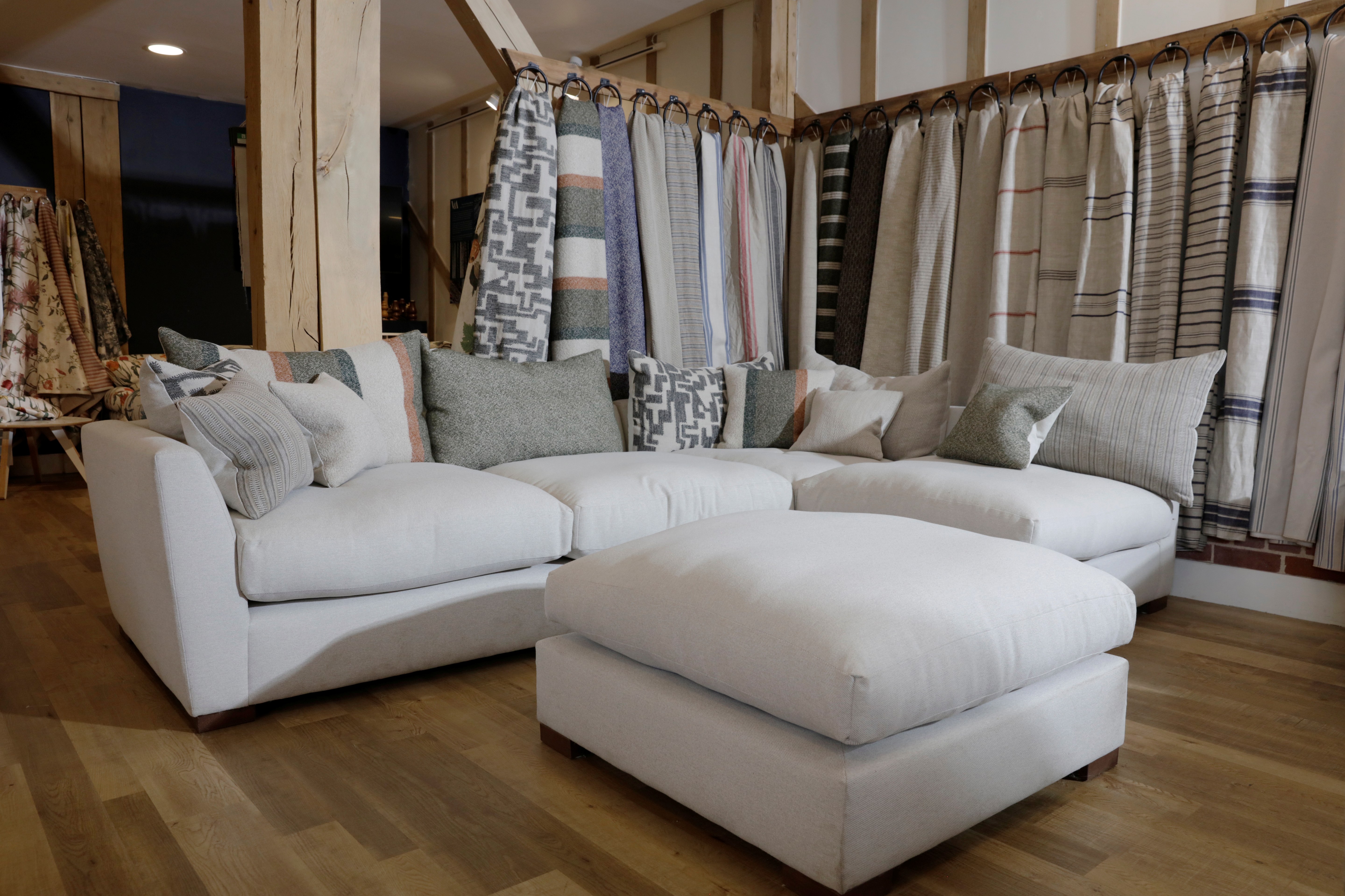 Sofas & Stuff Bishops Stortford Showroom Exterior 3