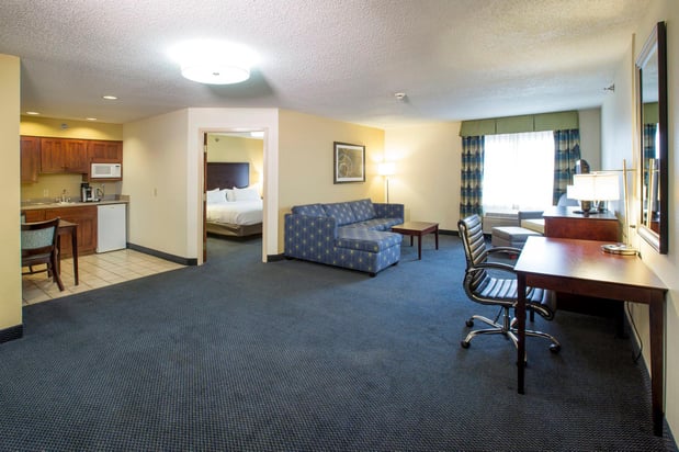 Images Holiday Inn Express & Suites St. Joseph Lakefront by IHG