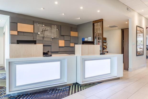 Images Holiday Inn Express & Suites Florence - Cincinnati Airport by IHG