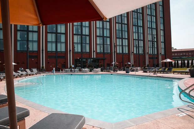 Images The Pool at Caesars Virigina