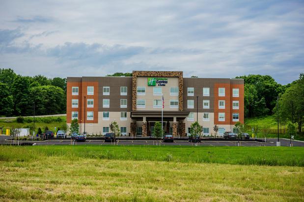 Images Holiday Inn Express & Suites Jamestown by IHG
