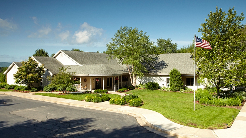 Exterior photo of entrance to Aspirus Hospice House