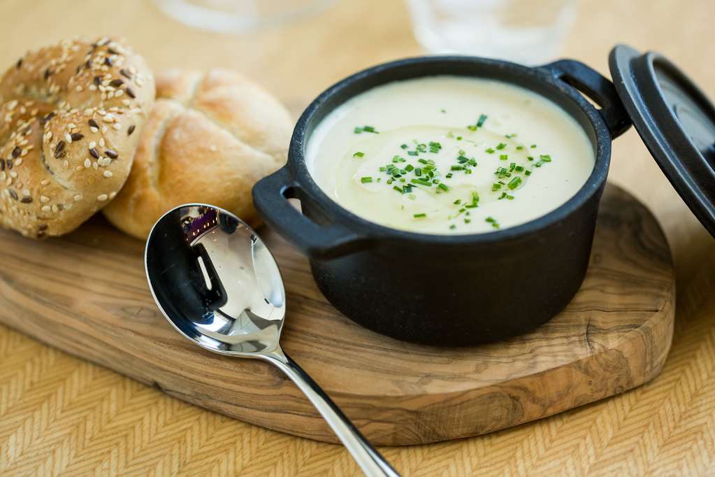 Restaurant cuisine