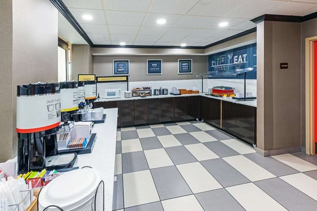 Images Hampton Inn & Suites Tulsa-Woodland Hills 71st-Memorial