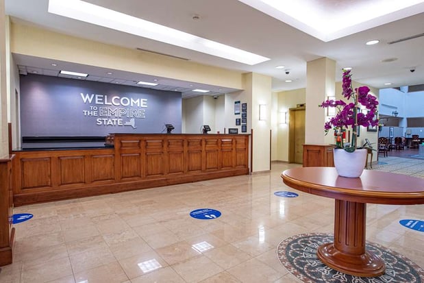 Images Hampton Inn & Suites Rockville Centre