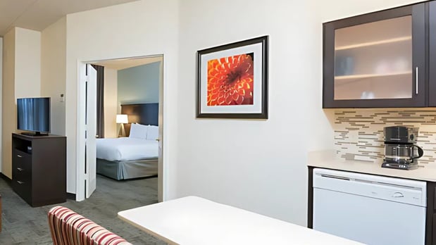 Images Staybridge Suites Chicago-Oakbrook Terrace by IHG