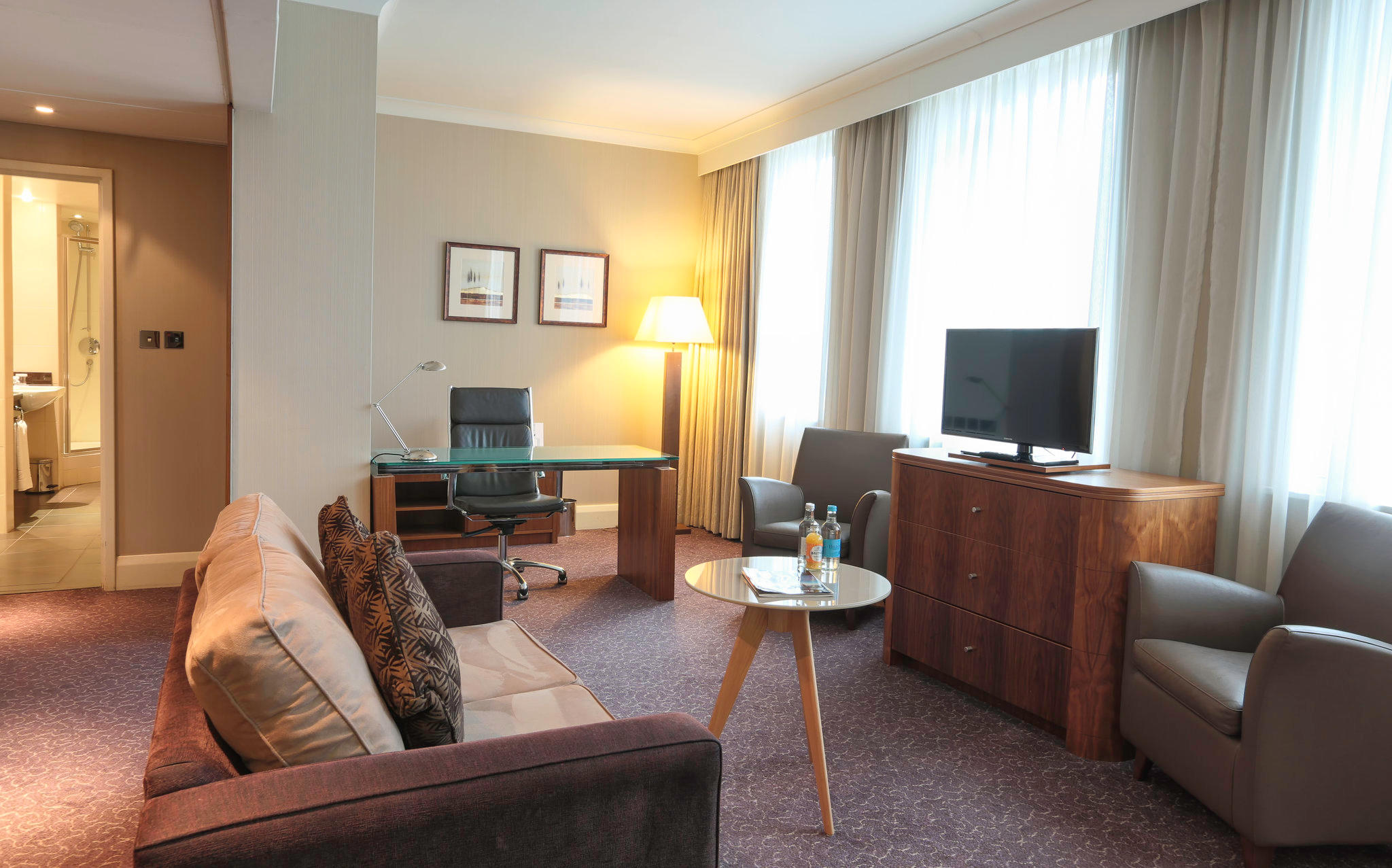 Crowne Plaza London - Ealing, an IHG Hotel London 020 8233 3200