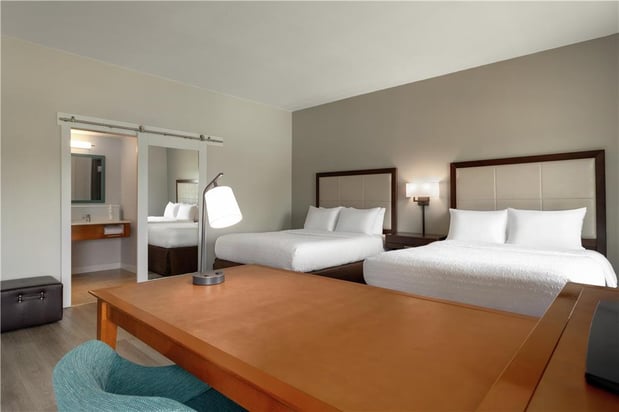 Images Hampton Inn & Suites Tampa Busch Gardens Area