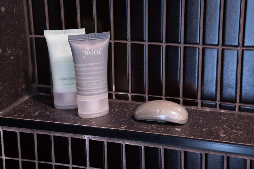 Guest room bath
