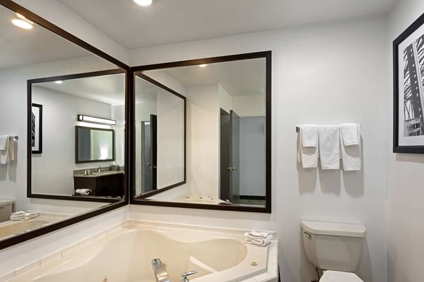Images DoubleTree by Hilton Washington Meadow Lands Casino Area