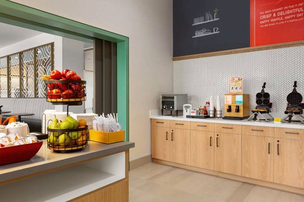 Images Hampton Inn & Suites San Mateo-San Francisco Airport