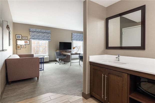 Images Hampton Inn & Suites Logan