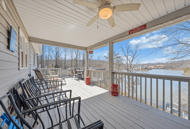 Images Damon Gettier and Associates, Realtors-Brokered by Real Broker LLC