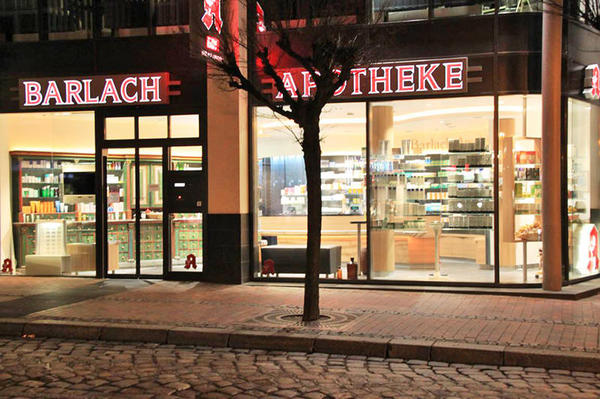 Aussenansicht der Barlach Apotheke