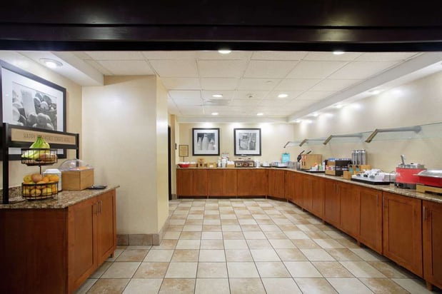 Images Hampton Inn & Suites Kansas City-Merriam
