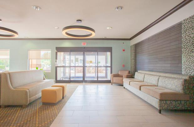 Images Holiday Inn & Suites Spring - the Woodlands Area by IHG