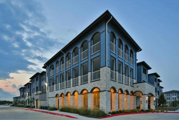 Images The Grand at Stonecreek