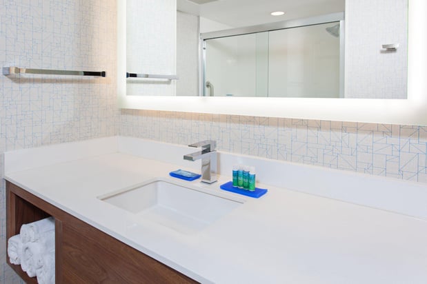 Images Holiday Inn Express & Suites Pasadena - Los Angeles by IHG