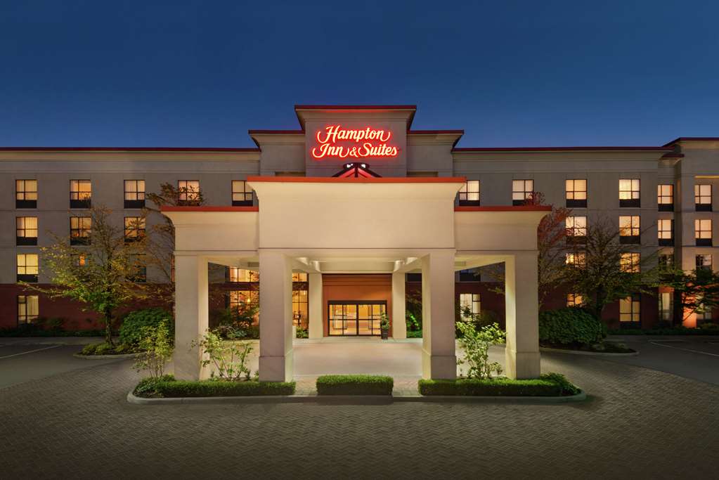 Hampton Inn & Suites by Hilton Langley-Surrey - Surrey, BC V3S 7R2 - (604)530-6545 | ShowMeLocal.com
