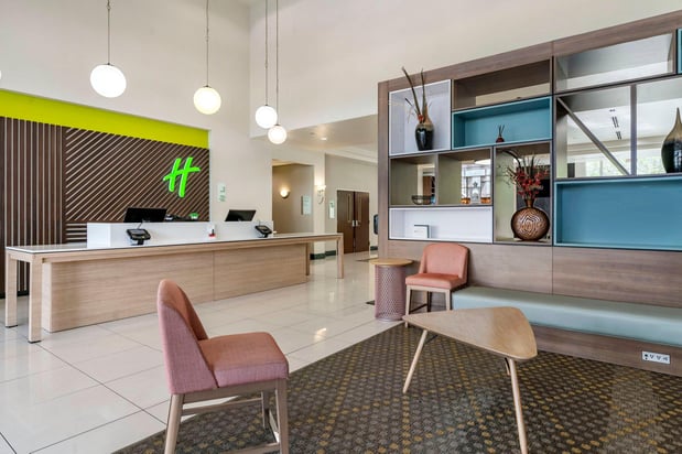 Images Holiday Inn Louisville Airport South by IHG