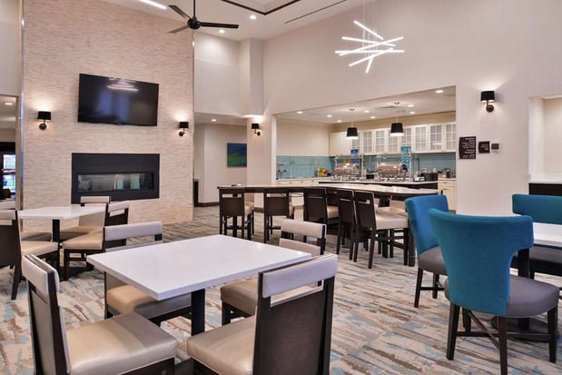 Images Homewood Suites by Hilton Des Moines Airport