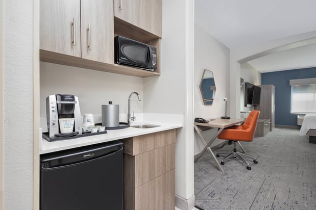 Images Holiday Inn Express & Suites Dallas W - I-30 Cockrell Hill by IHG