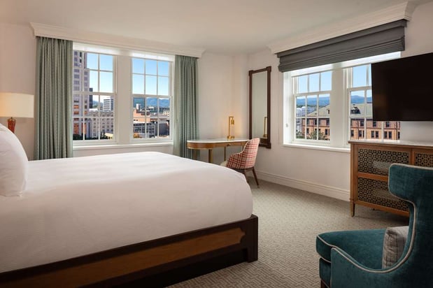 Images The Hotel Roanoke & Conference Center, Curio Collection by Hilton
