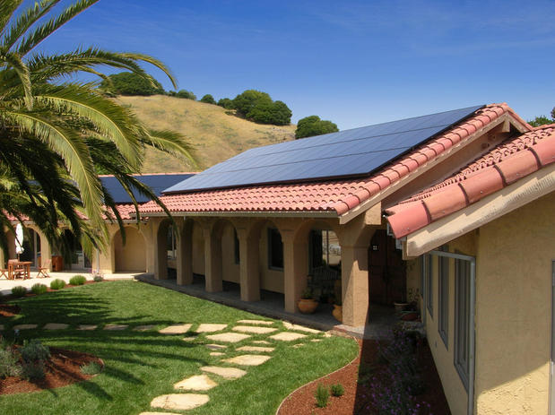 Images SunPower by Milholland Electric
