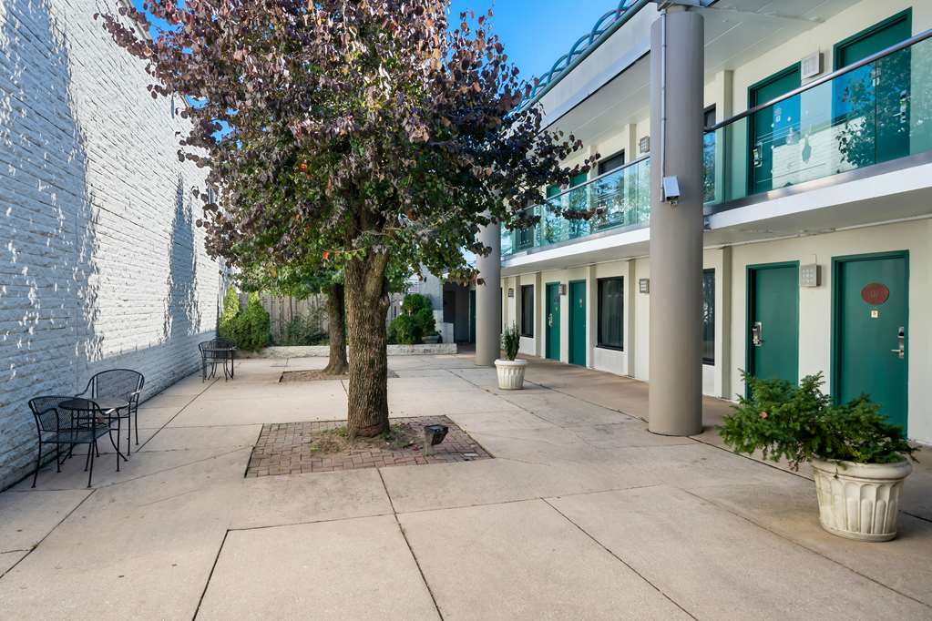 BW SureStay Plus Wilmington DE Exterior