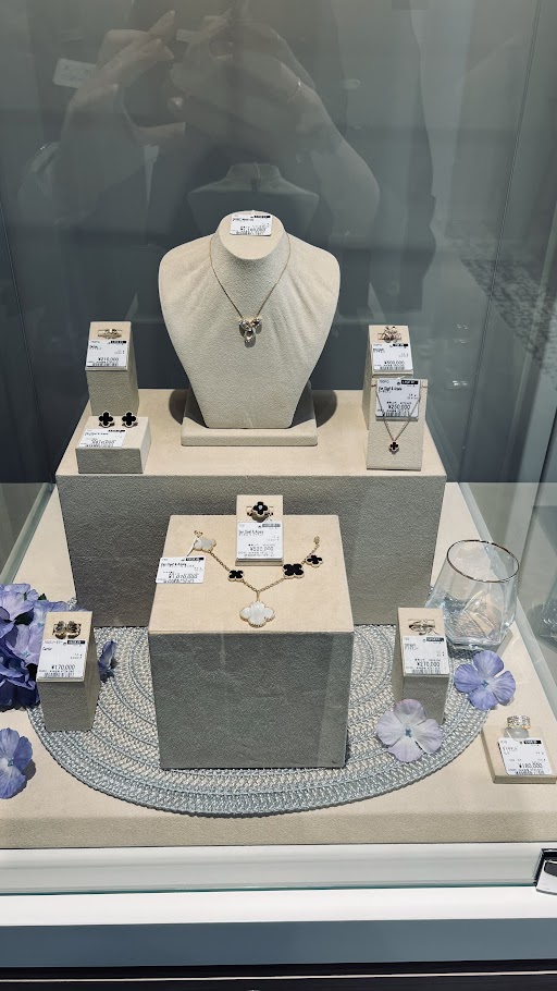 Images KOMEHYO（コメ兵）天神店
