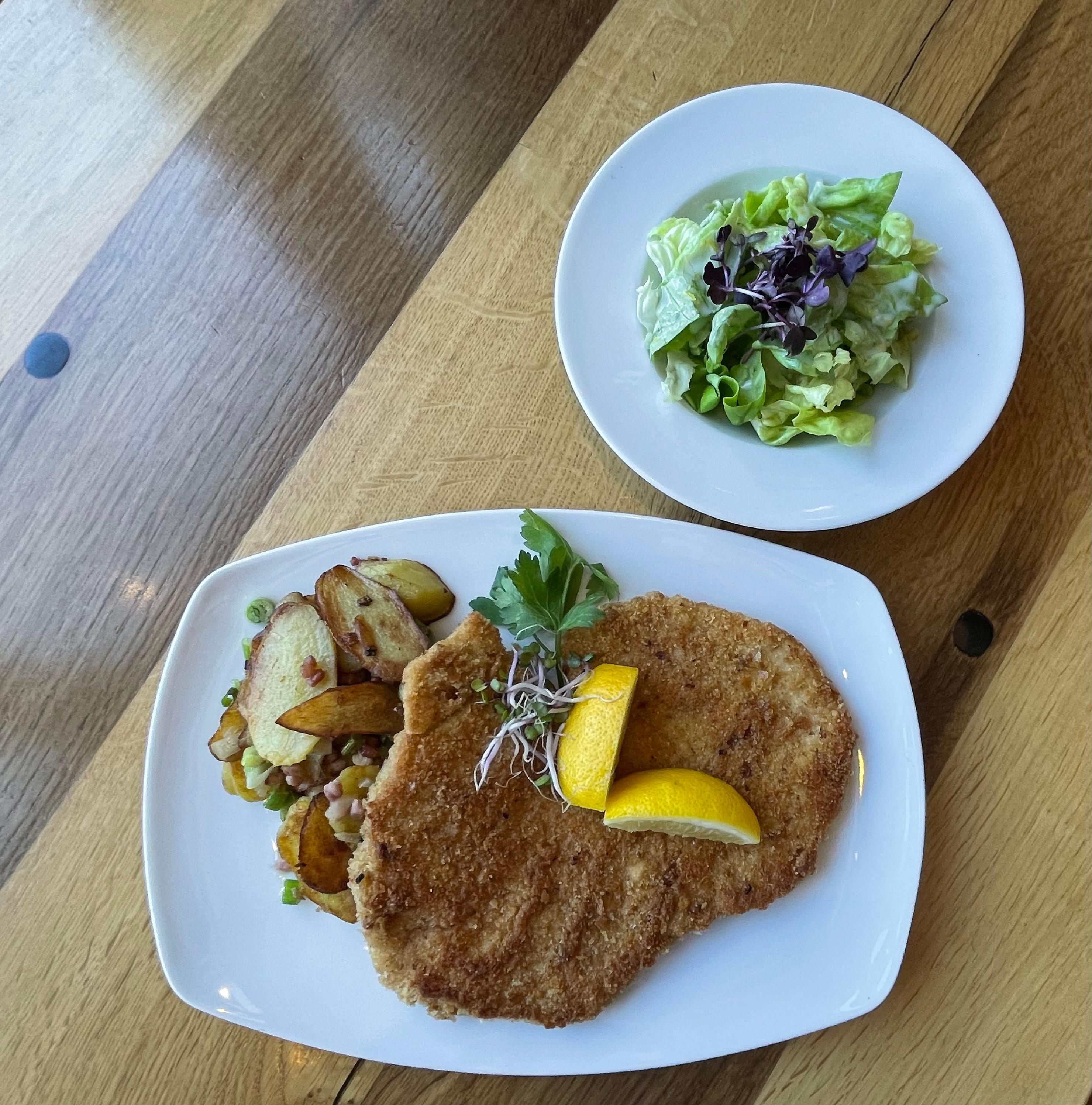 Gebratenes Schnitzel vom Sattelschwein