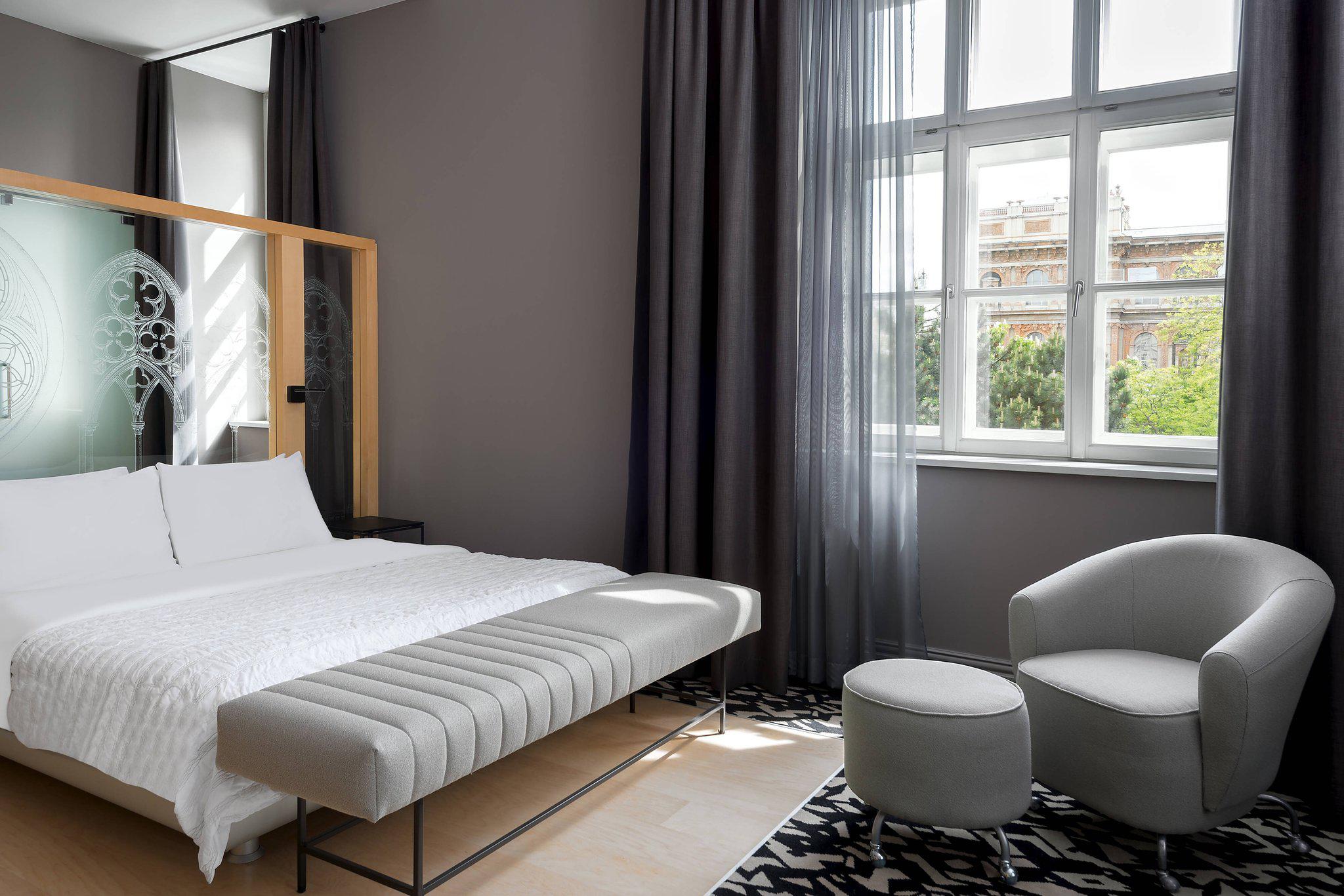 Le Méridien Vienna, Robert-Stolz-Platz 1 in Vienna