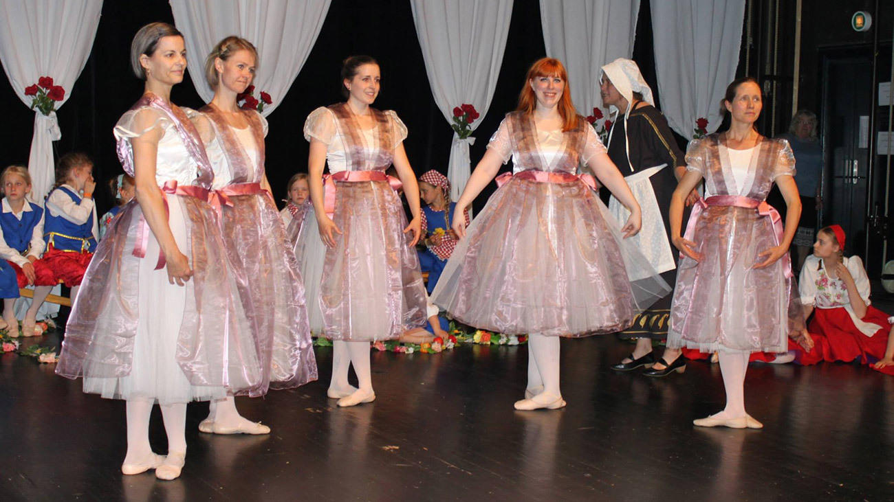 Images Ellen Østerby's Balletskole