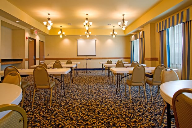 Images Holiday Inn Express & Suites Jourdanton-Pleasanton by IHG