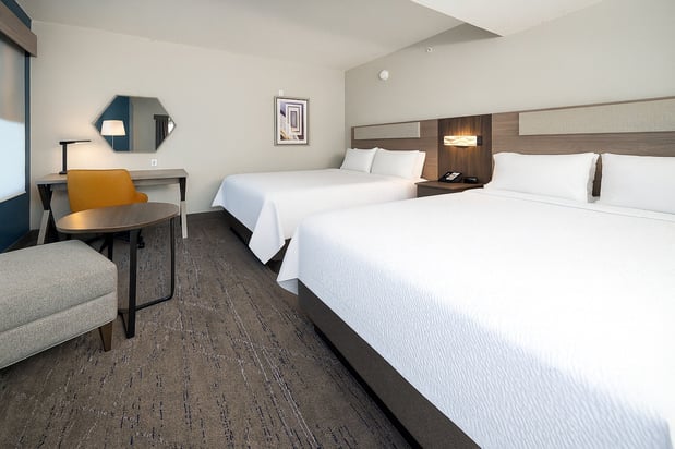 Images Holiday Inn Express & Suites Indianapolis - East by IHG
