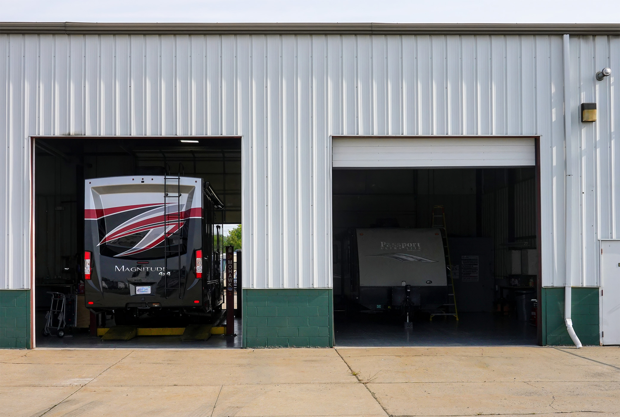 RV repair services near Comfort Inn in Warren, MI