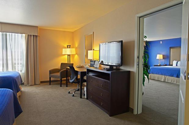 Images Holiday Inn & Suites Phoenix Airport by IHG