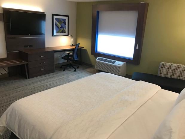 Images Holiday Inn Express & Suites Hannibal - Medical Center by IHG