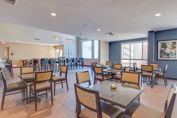 Images Hampton Inn and Suites Los Angeles - Glendale