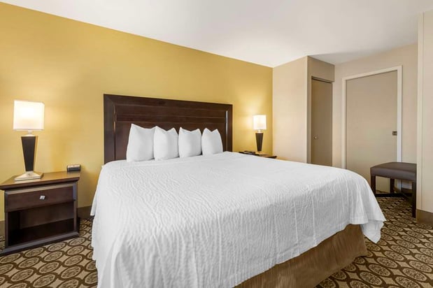 Images Best Western Plus InnTowner Madison